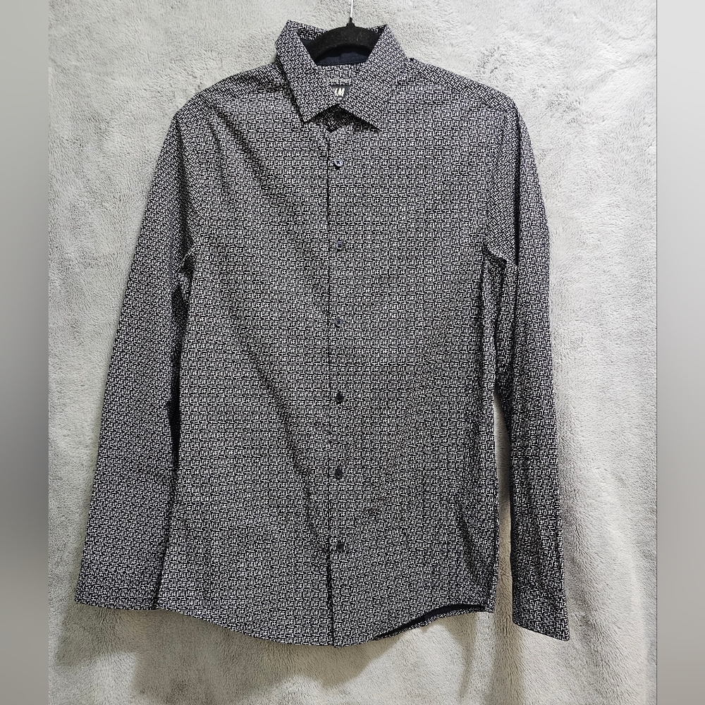 H&M Easy Iron Slim Fit Patterned Button Down Shirt